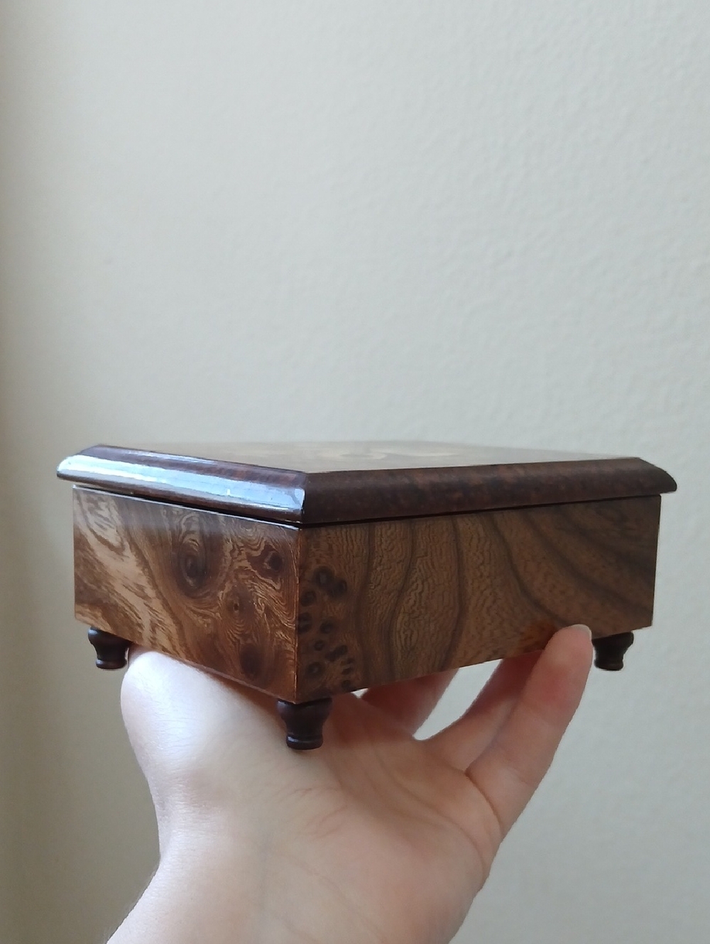 Hand Crafted Mahogany Wood Inlay Music Box with Mandolin Motif | Brown - Picture 5 of 7